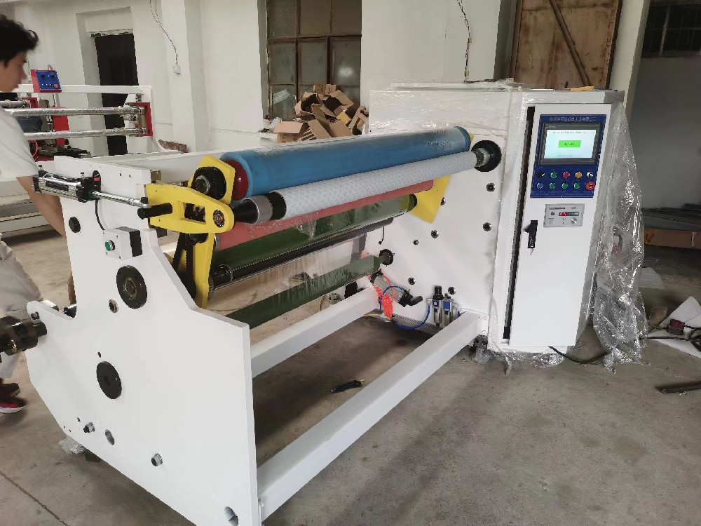 單軸砂紙復(fù)卷機(jī)-客戶(hù)定制